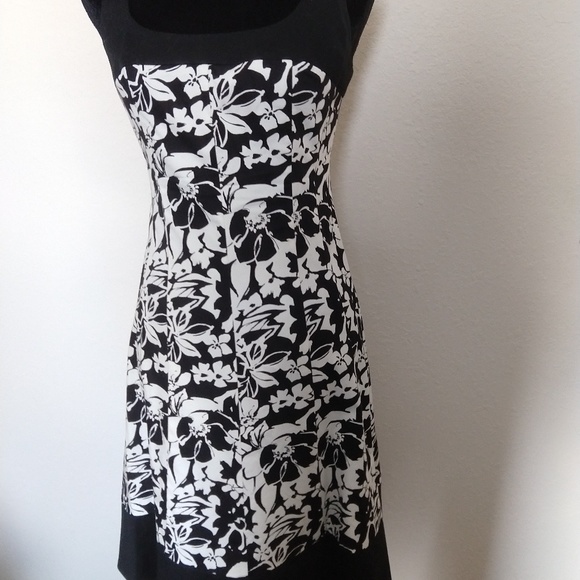 Chaps black and white fit and flare dress, size 4 - Picture 3 of 8